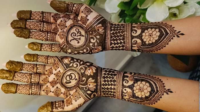 latest engagement mehndi designs simple and beautiful front hand