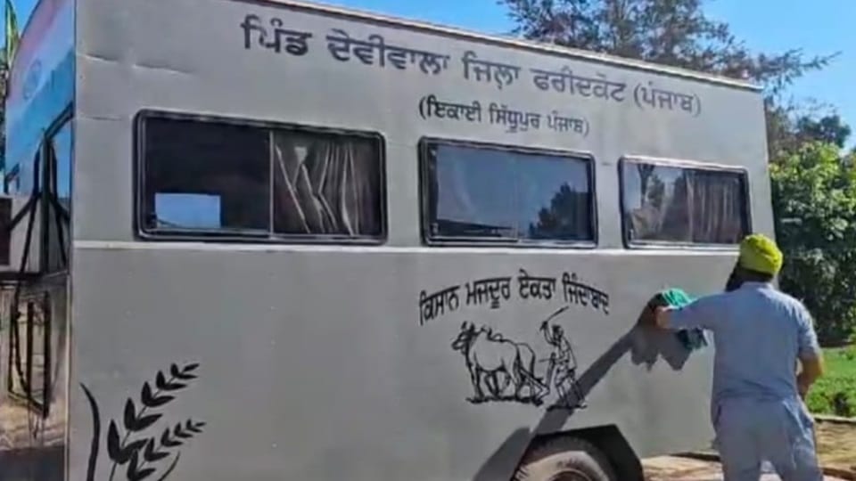जगजीत डल्लेवाल के लिए माॅडिफाई की गई ट्राली।
