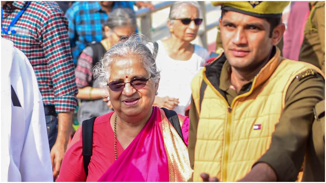 Mahakumbh 2025 Sudha Murthy did Pitru Tarpan after snan Know about it and other Details Inside disprj