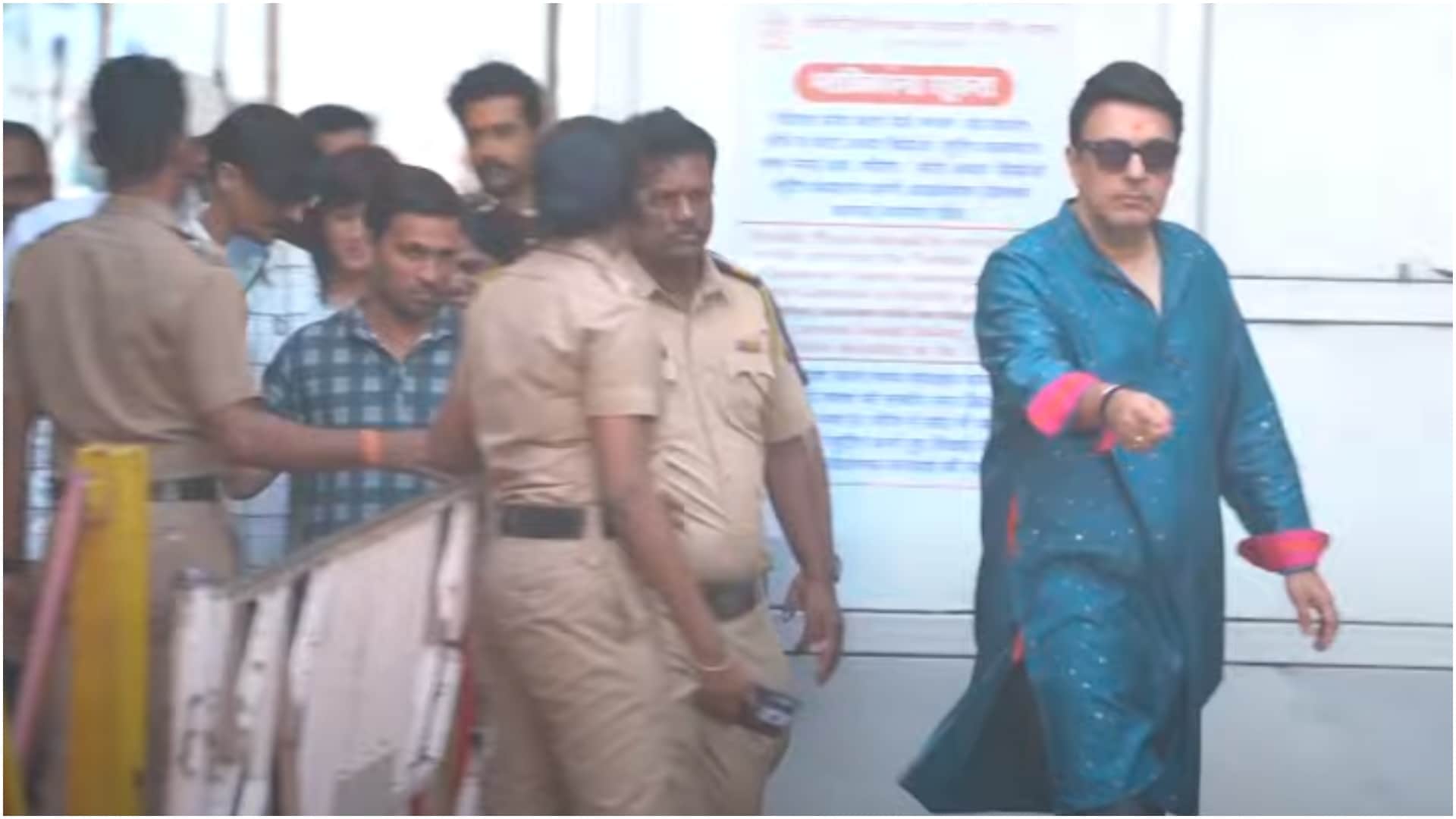 Amid release of Chhaava trailer vicky kaushal dinesh vijan and laxman utekar seek blessings at siddhivinayak