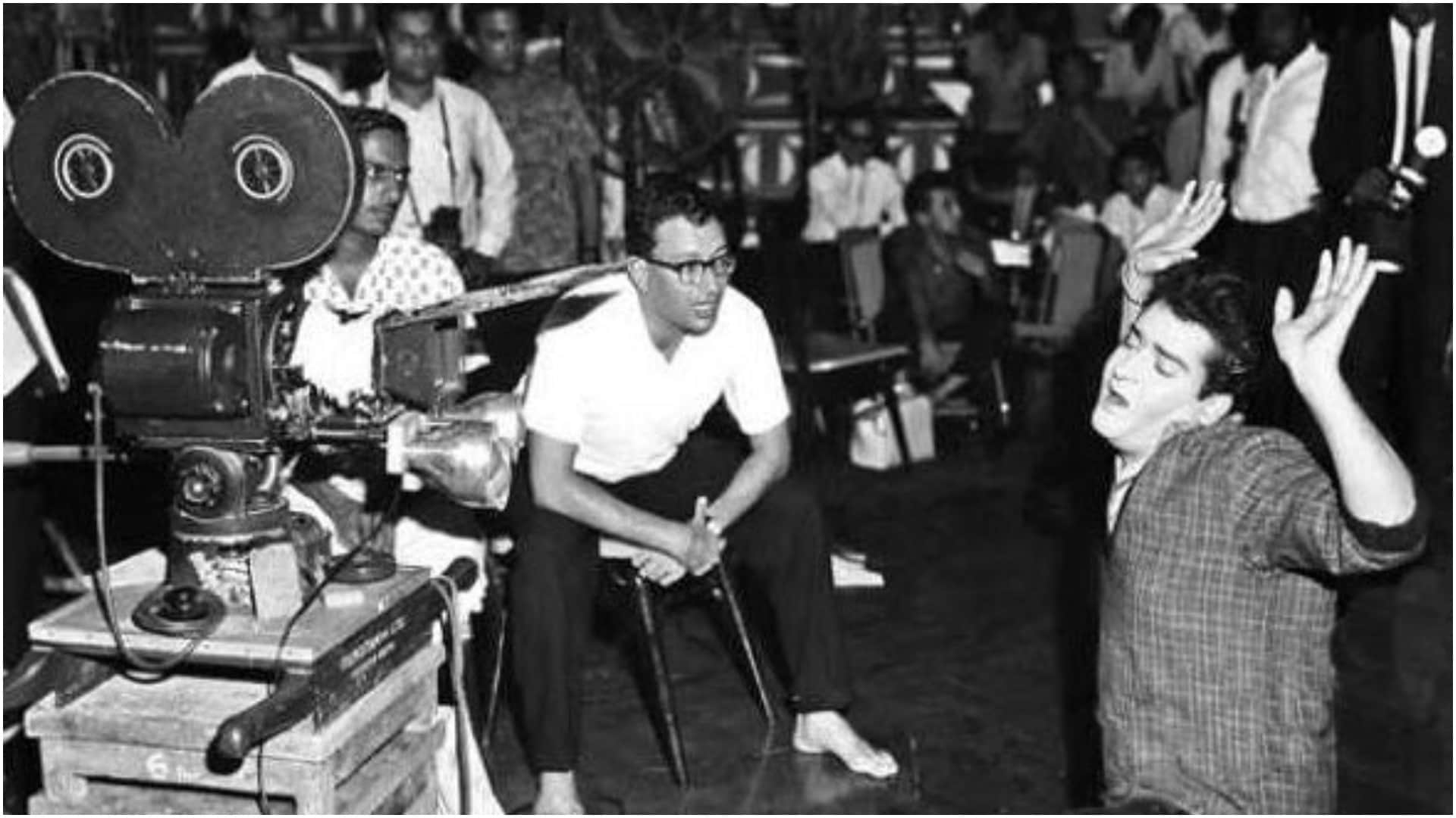 Dev anand brother and filmmaker Vijay Anand birth anniversary know about his life and career and movies