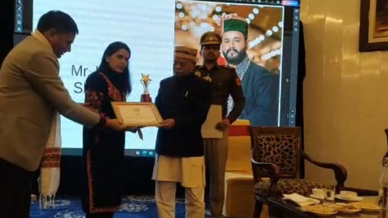 Amar Ujala Young Achiever Awards Governor Shiv Pratap Shukla is honoring 41 personalities of Himachal