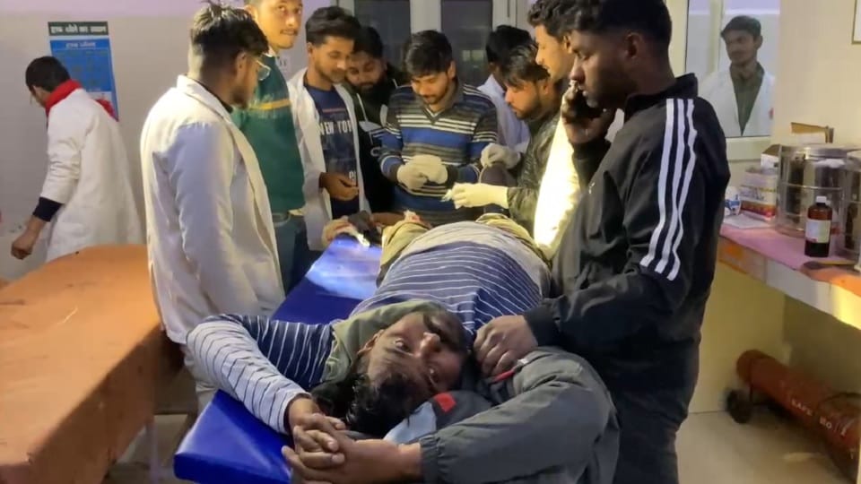 Saharanpur: Hey contractor, please come down... As soon as he came down, he was beaten, shot and ran away