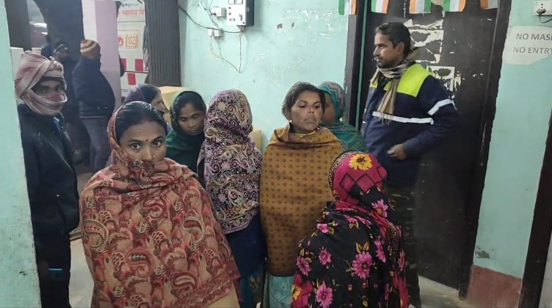 Bihar News : Truck enters house in Jamui; Daughter-in-law dies, condition of 2 women critical