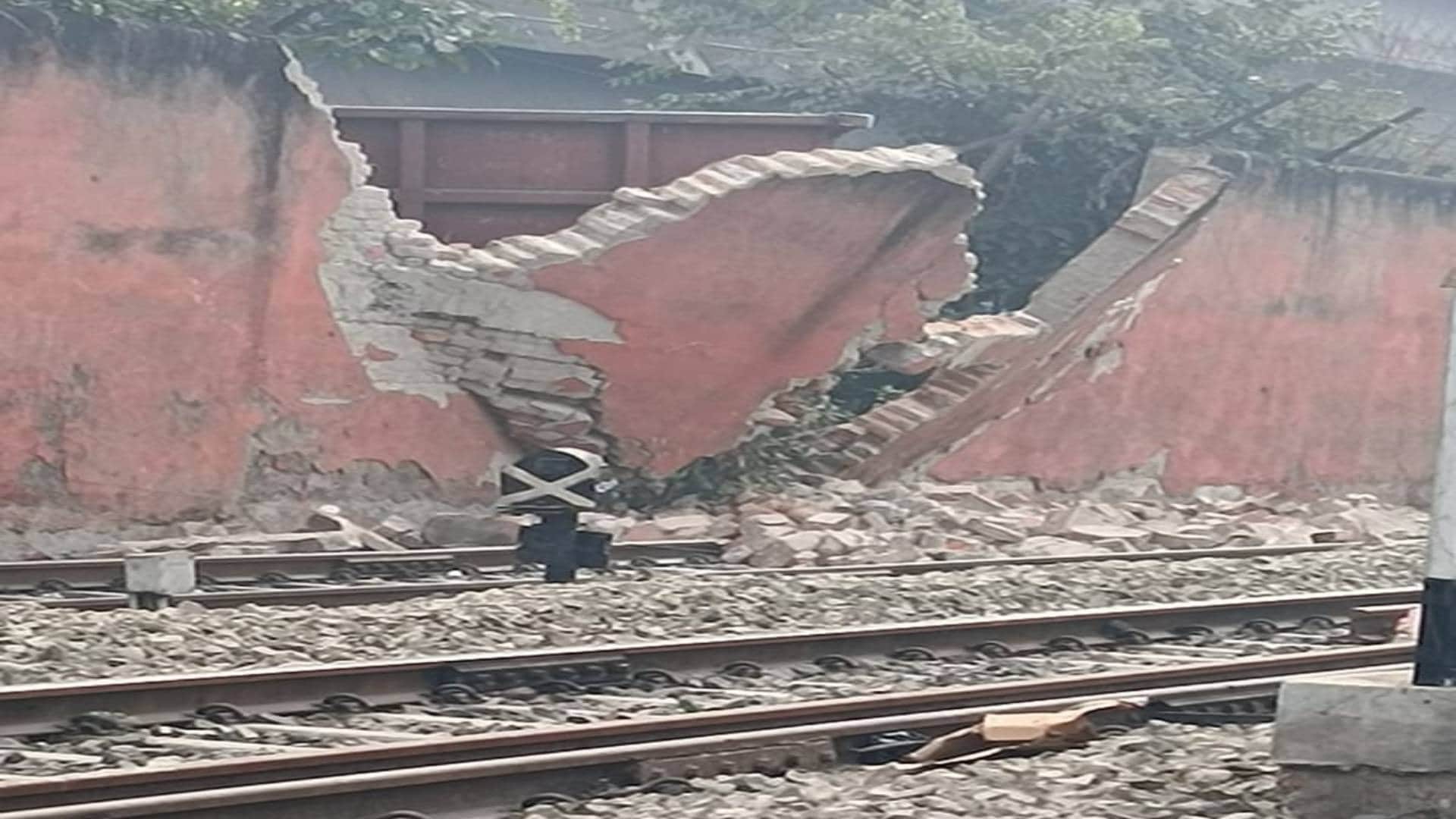 Bihar News Goods train derailed in jamalpur bihar passenger train saved by driver