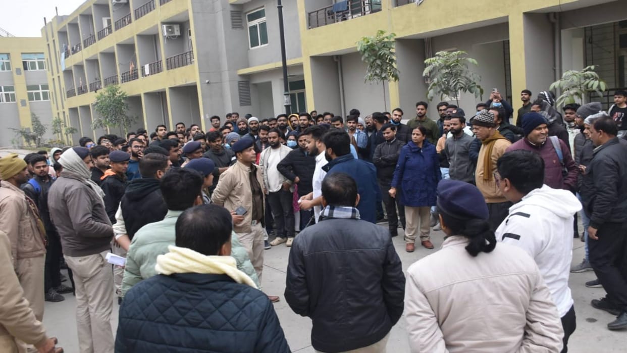 Bihar News Case of ragging in Purnia Medical College clash between MBBS second year and internship students