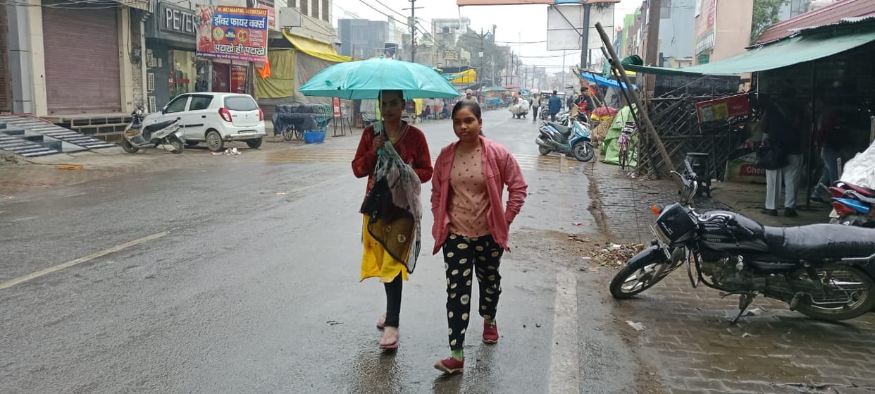 No Winter Chill Yet November Nights to Stay Warm in Agra