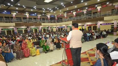 Deputy CM Vijay Sharma held a meeting with workers regarding action plan for Panchayat and civic body electio