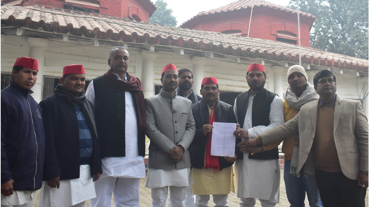 In Gorakkhpur, Obscenity case against 13 SPs who demonstrated on the road