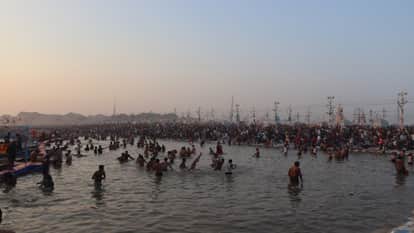 ill now around ten crore devotees have taken holy dip in Mahakumbh, preparations for Mauni Amavasya