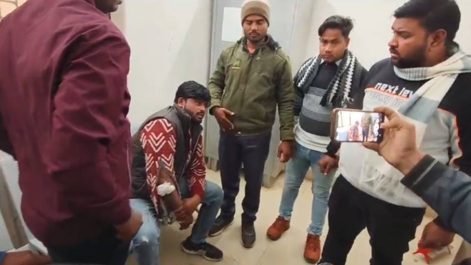miscreants shot young man sitting at shop In Amethi police is investigating matter