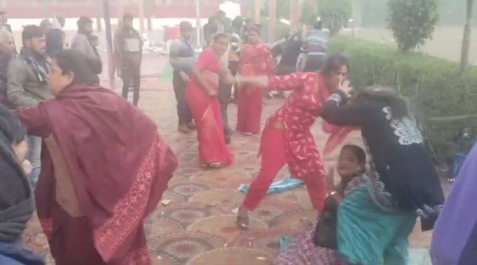 Fight between eunuchs in a wedding ceremony one got seriously injured admitted in hospital