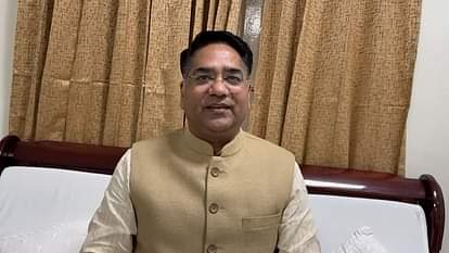 Rajasthan Politics: मंत्री सुरेश सिंह रावत के बिगड़े बोल, कहा- ‘डोटासरा झूठ का ढोल, जिसे कोई भी बजा जाता है’ Water Resources Minister Suresh Singh Rawat took a dig at Govind Singh Dotasara