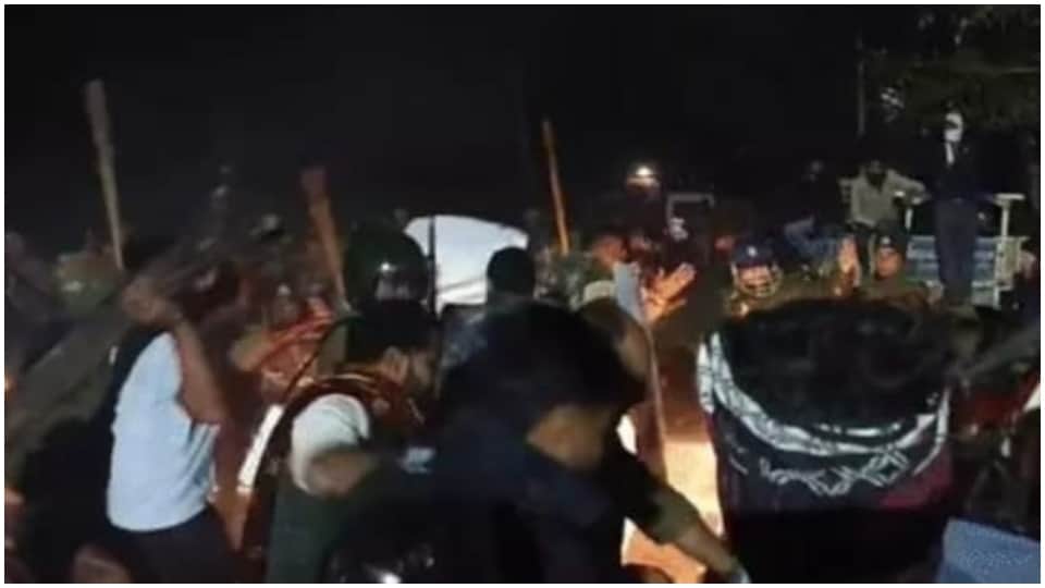 MP Police Attacked by Villagers During Raid in Neemuch Clash Over Drug Case Investigation news in Hindi