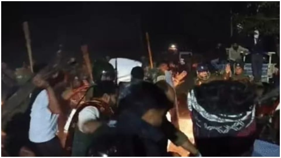 MP Police Attacked by Villagers During Raid in Neemuch Clash Over Drug Case Investigation news in Hindi