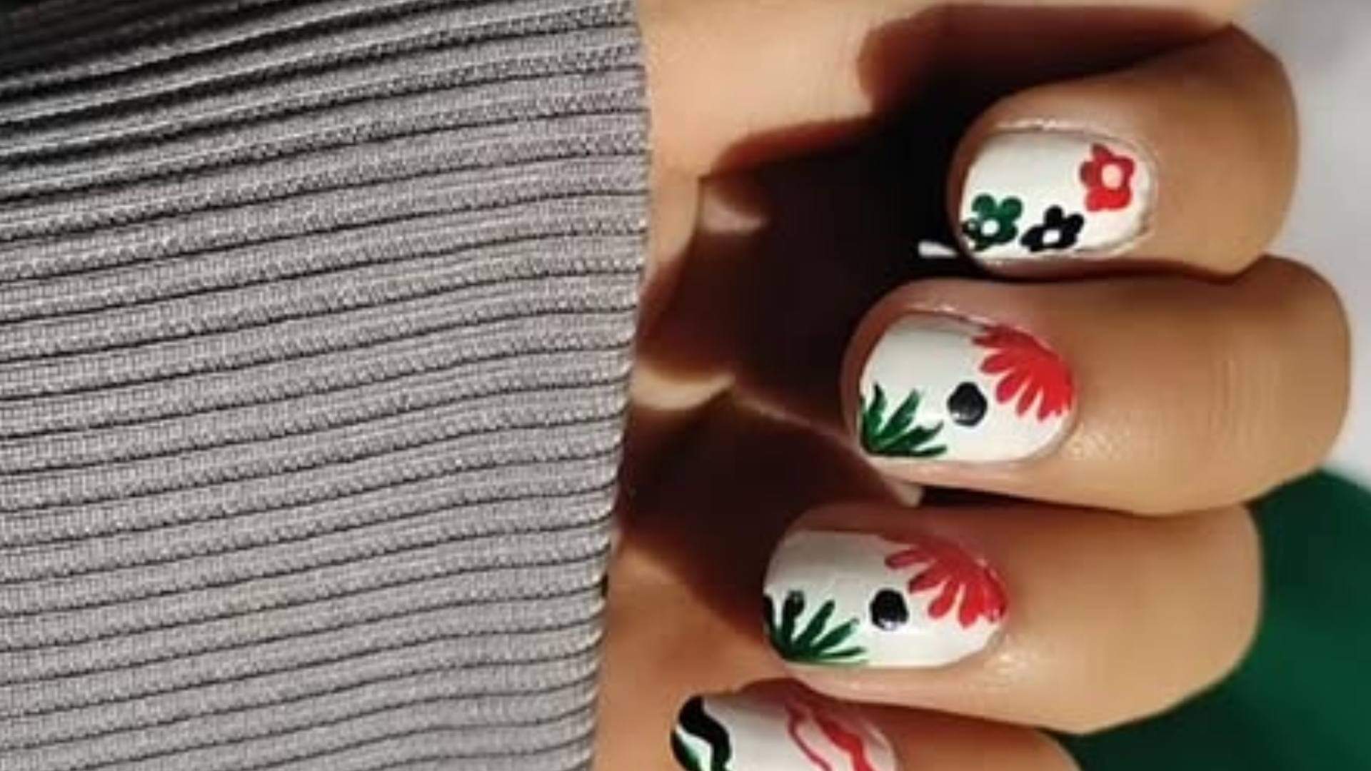 Republic Day 2025 Tiranga Color Nail Art Ideas see the Pictures Including all the Details Disprj