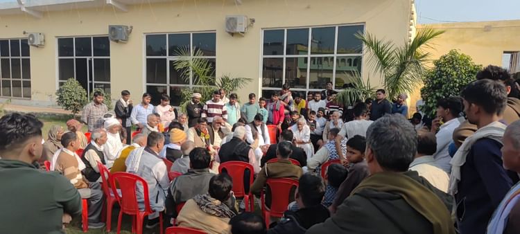 बरात में हुआ ऐसा कांड: गुस्से में दोनों दूल्हे कटार लेकर दौड़े, ये देख बिफर गईं दुल्हनें; तोड़ दी शादी