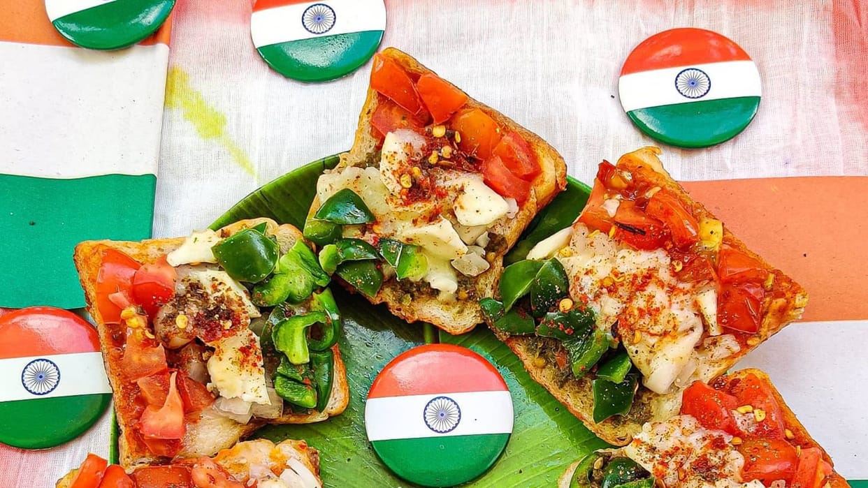 Republic Day Special Recipe Make Tricolour Bread Pizza Recipe At Home