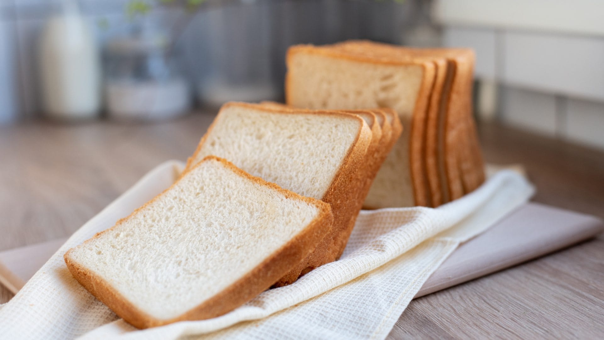 why white bread is unhealthy option for breakfast know its health effects in hindi
