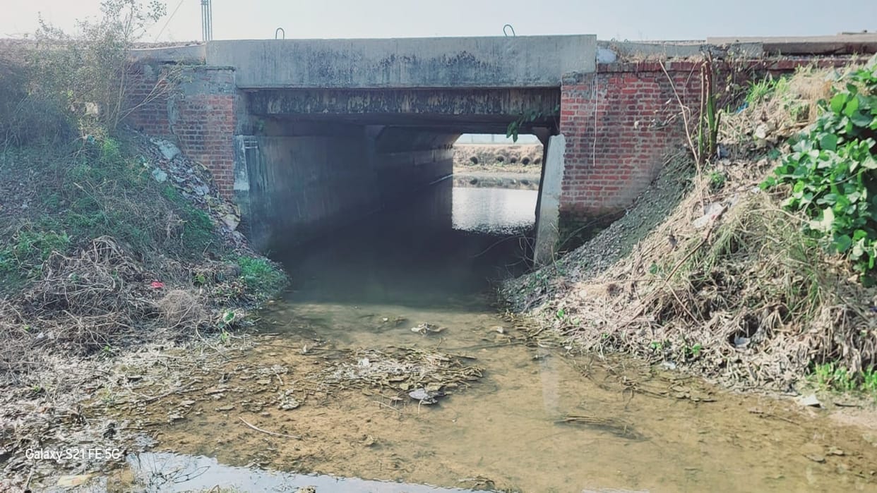 railways closed bridge In Ambala, in Siwan Majra people raised slogans against railway administration
