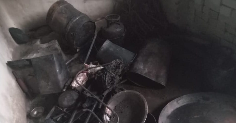Mahoba Fire A short circuit caused a fire in a house household goods worth Rs 5 lakh burnt to ashes