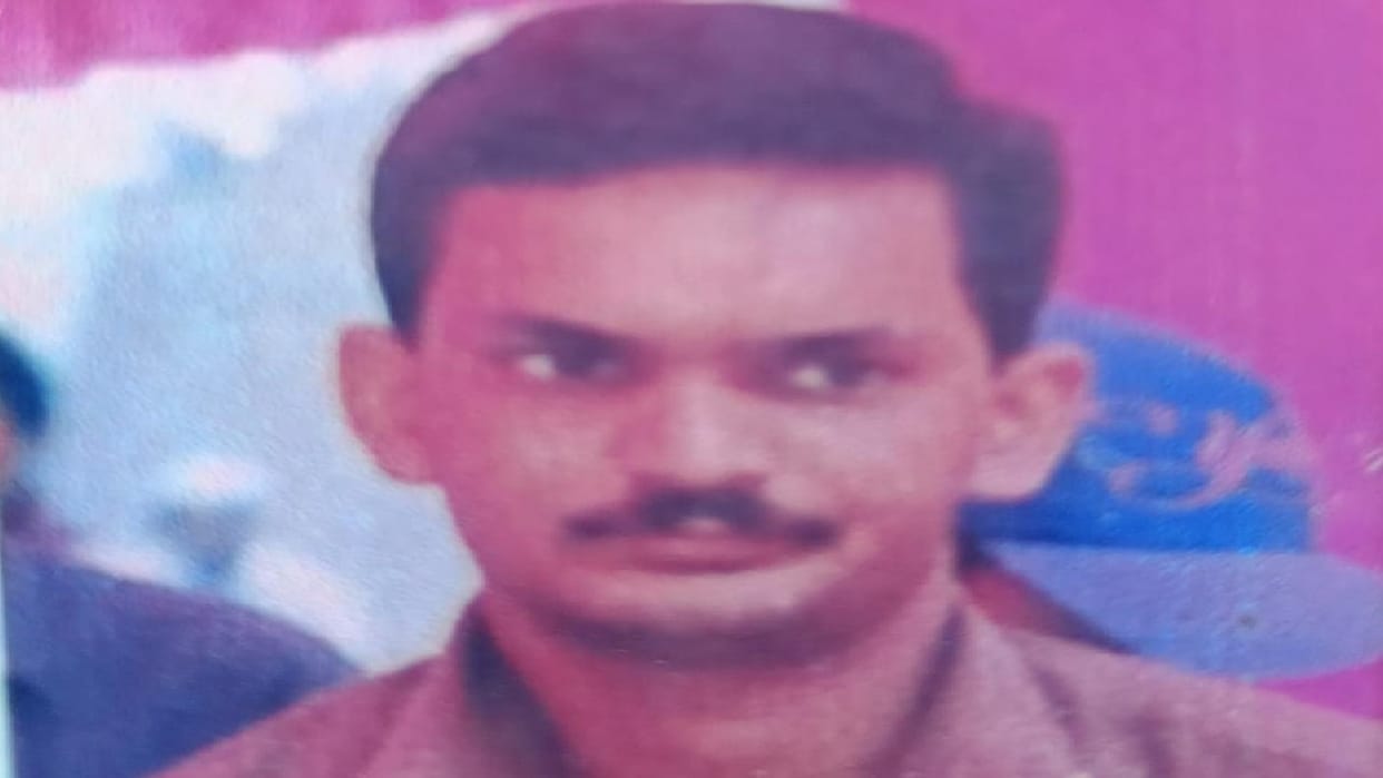 Consolidation lekhpal died after being burnt alive in the room in Bareilly