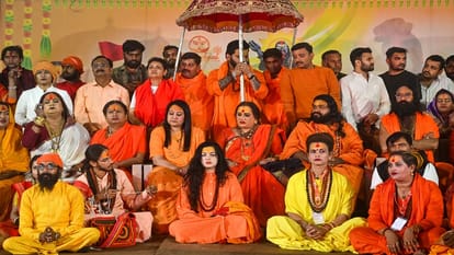 Actress Mamta Kulkarni took sanyas become Mahamandleshwar in Kinnar Akhara