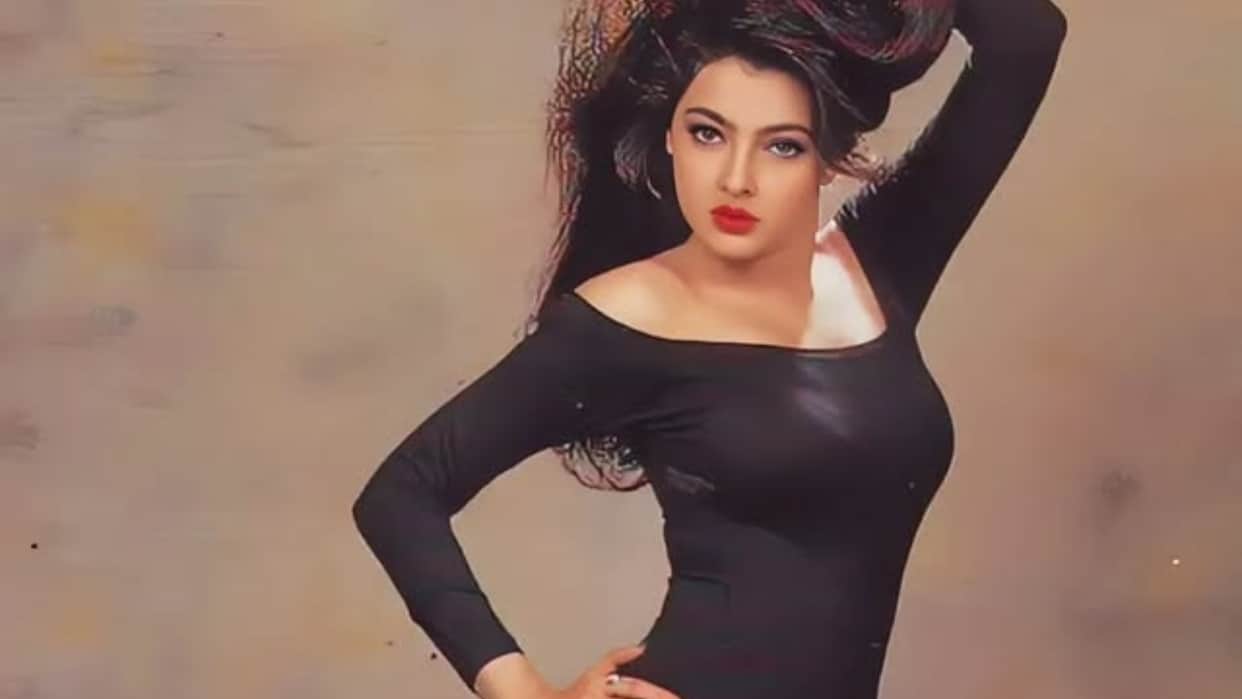 Mamta Kulkarni Bold Photoshoot Topless Photo In 90 Era Bollywood And Fans In Shock