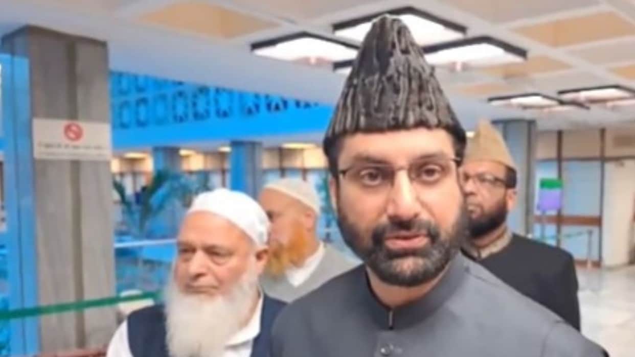 Mirwaiz says he is placed under house arrest