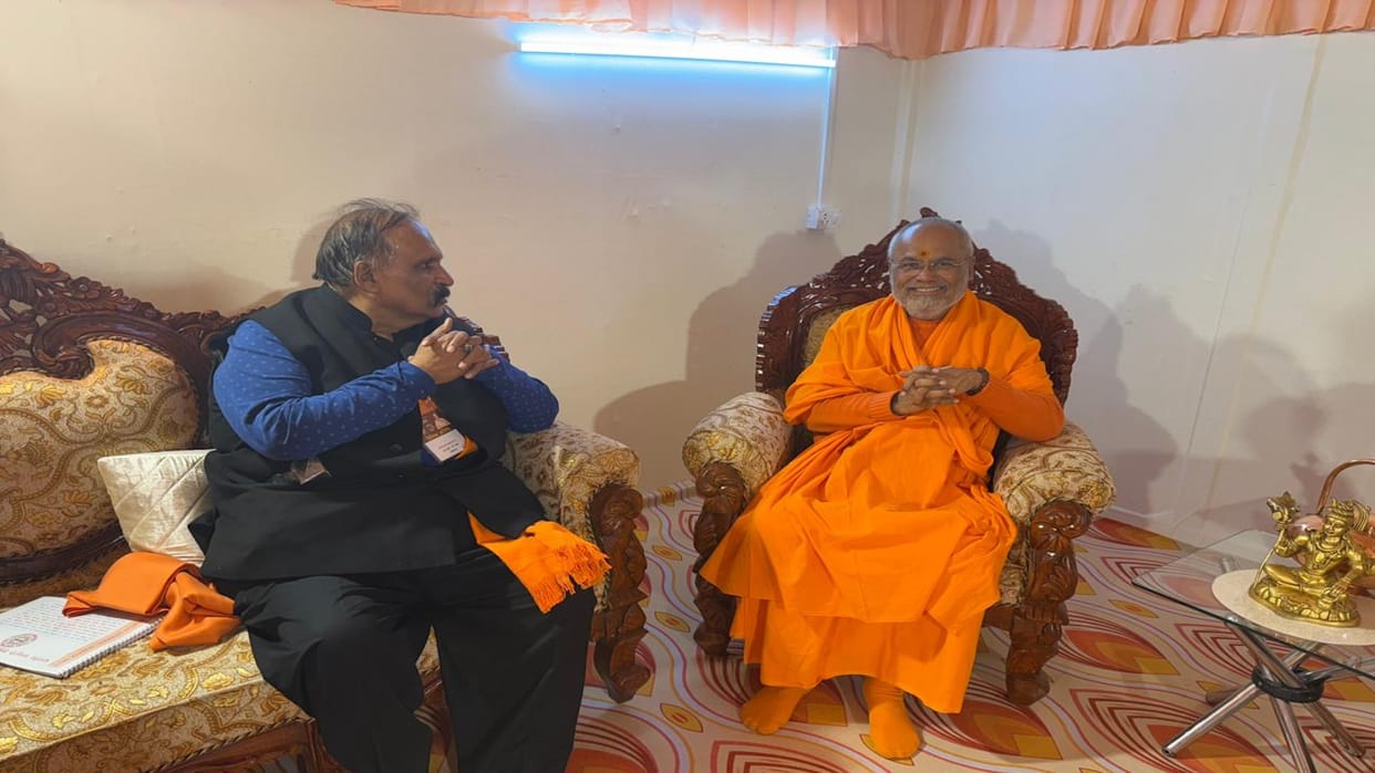 Former Chief Secretary Deepak Singhal met the saints, raised demand for formation of Culture Commission.