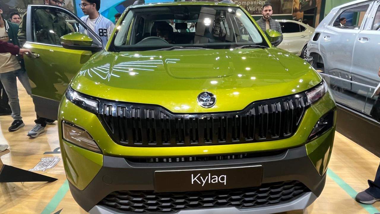 Skoda Kylaq's fuel efficiency compared to rivals Tata Nexon, Maruti Brezza XUV 3XO Venue Sonet