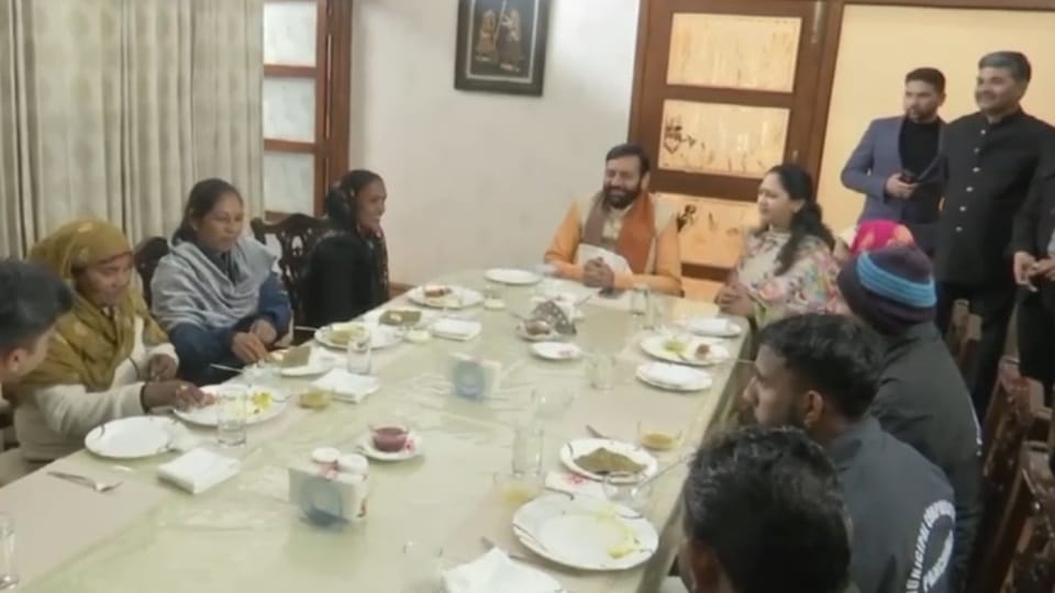 CM Naib Saini celebrated his birthday by having breakfast with sanitation workers