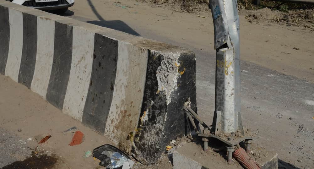 Kanpur Bus Accident injured student Didi was listening to the table suddenly they fell on each other