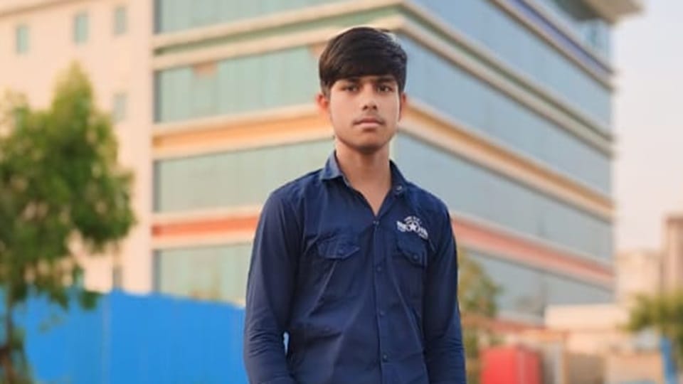 teenager committed suicide by hanging himself