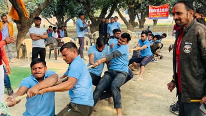 Football team of Kashi missed seven chances in 90 minutes Kolkata beat them Read sports news