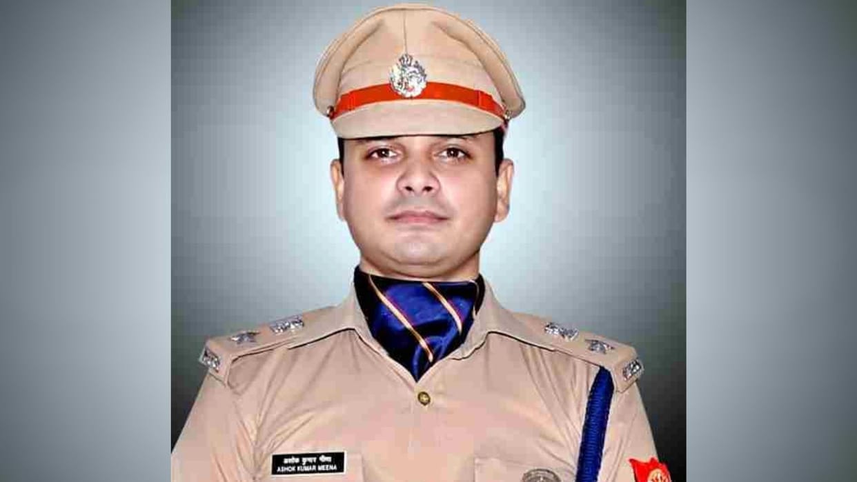 Republic Day 2025 SP of Sonbhadra get gallantry medal selected indomitable courage