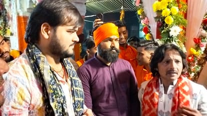 Kallu and Amrapali song performance on Shringar Mahotsav at Sheetla Chaukiya Dham