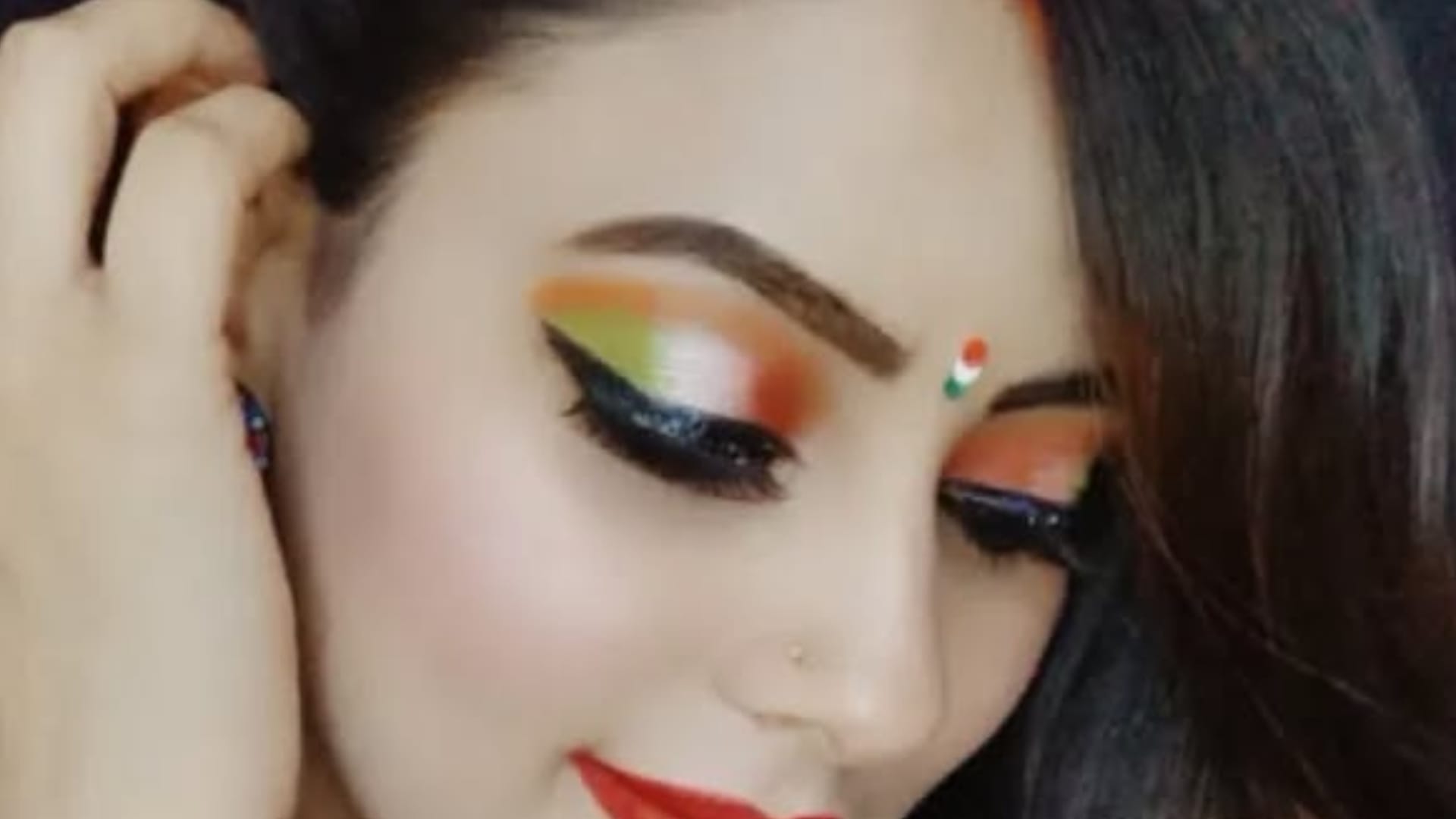 Valentine Day 2025 how to do makeup at home for valentine date