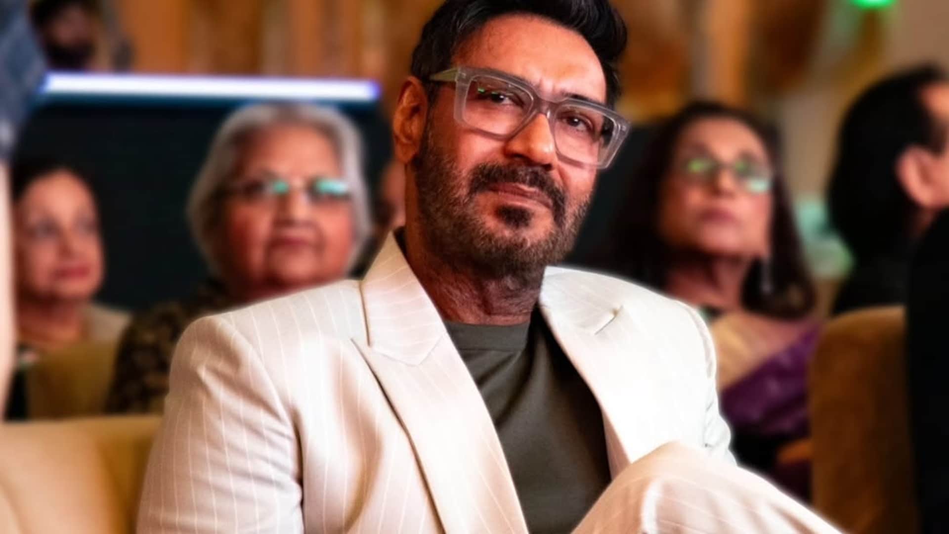 Bollywood Celebrities 76th Repblic Day 2025 Wishes social media Amitabh Bachchan Priyanka Chopra Akshay Kumar