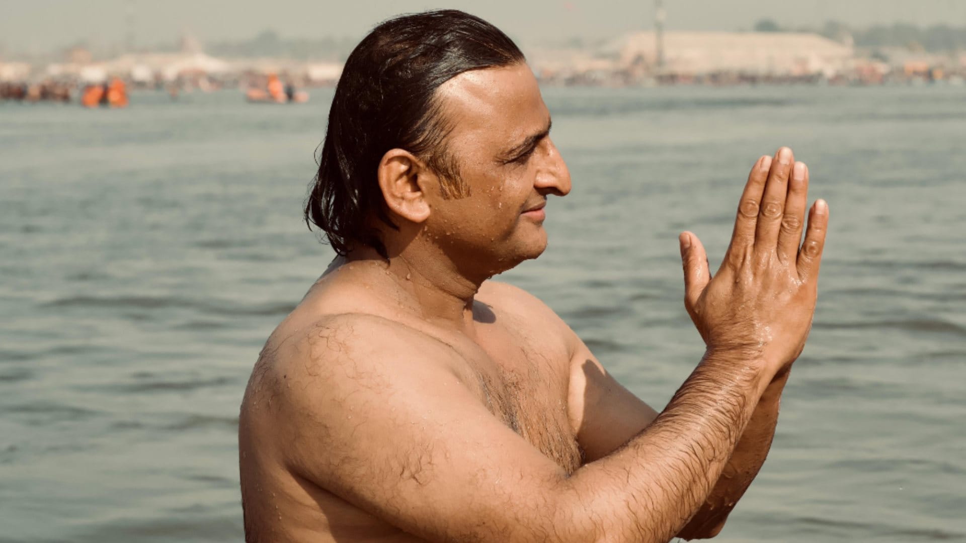 Akhilesh Yadav took a dip in Mahakumbh 2025.