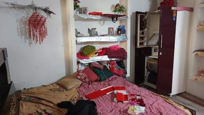 Miscreants looted three houses in Jhansi
