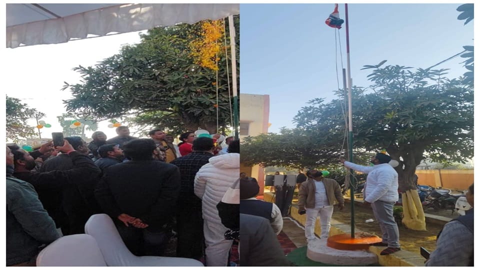 Flag hoisting twice in Hathras Nagar Palika