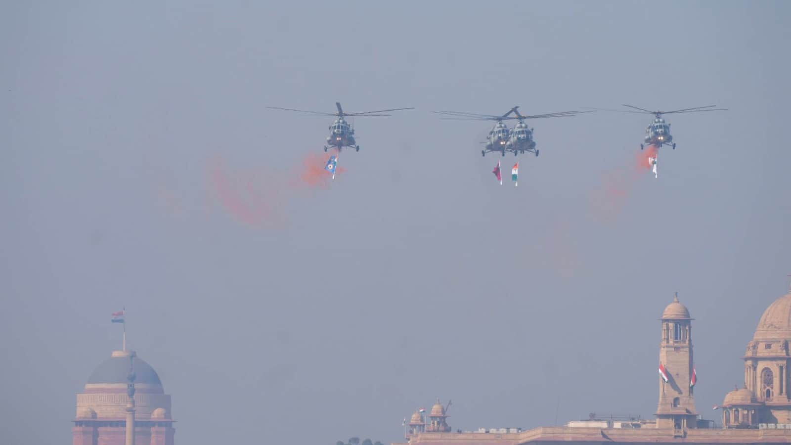 Air Force shows strength in flypast on occasion of Republic Day see Photos