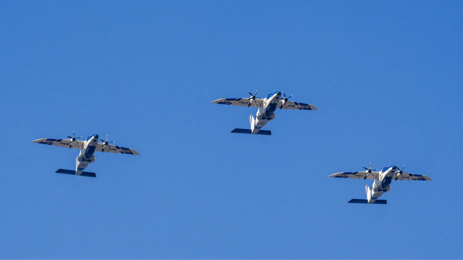 Air Force shows strength in flypast on occasion of Republic Day see Photos