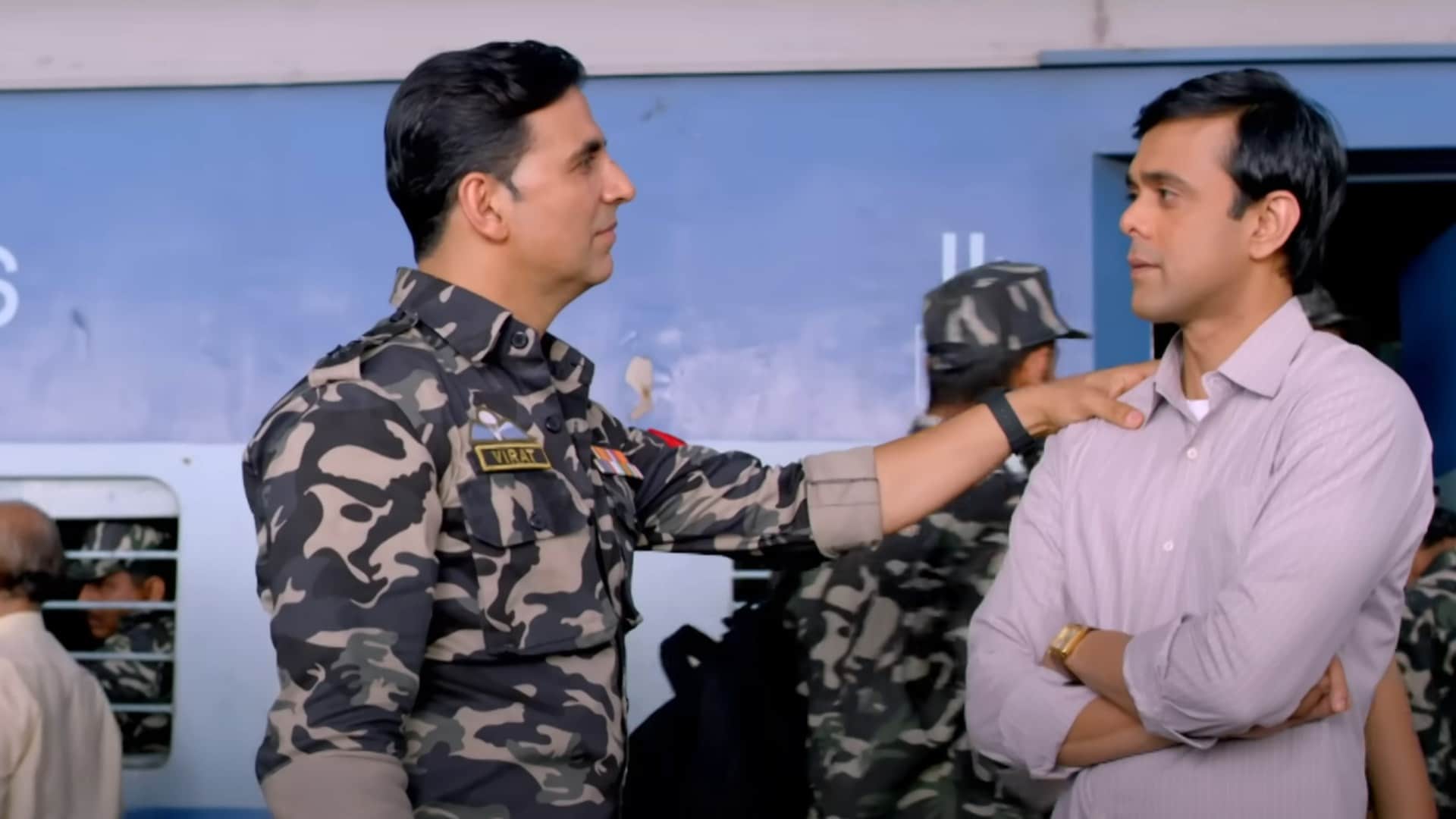 Akshay Kumar portraying Soldier role in these movies before sky force Sainik Andaaz Kesari Holiday