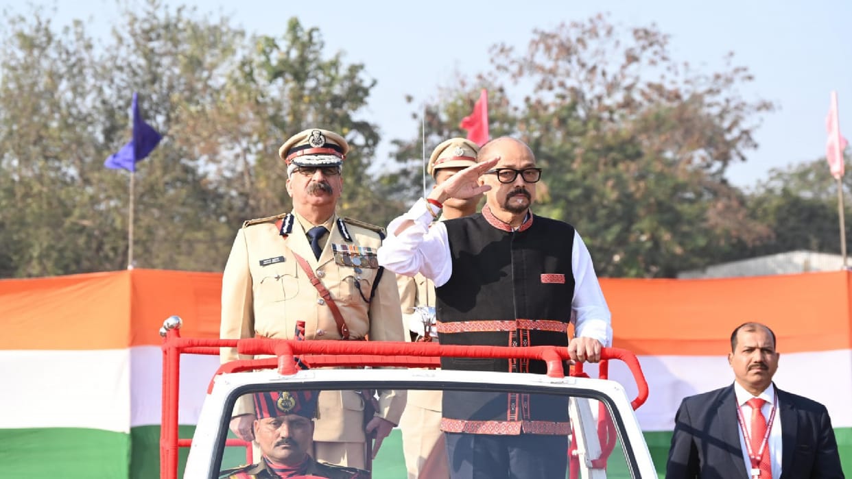 Governor hoisted flag at Raipur Police Parade Ground, took salute of the parade, gave this message
