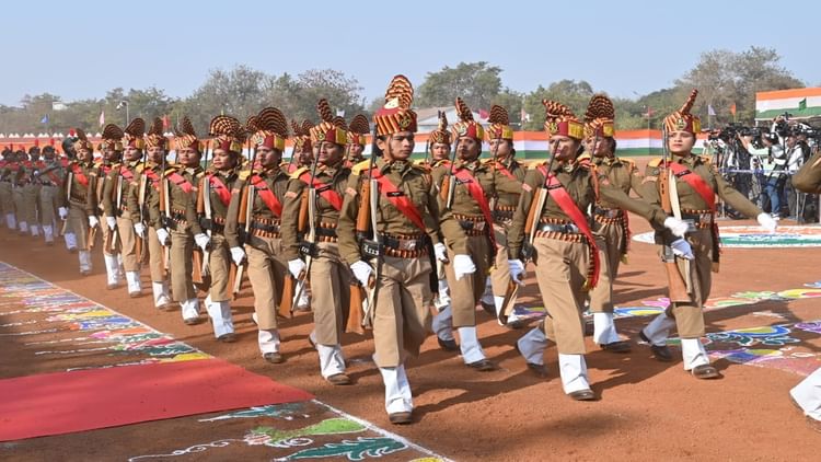 Republic Day 2025: छत्तीसगढ़ पुलिस के 22 अफसरों को वीरता पुरस्कार; एक को राष्ट्रपति पदक, 11 को वीरता पदक