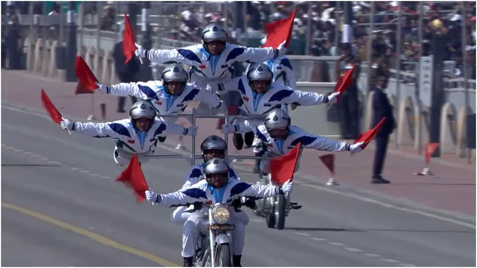 Army soldiers showed amazing feats on the Kartavya Path, Daredevils team made two world records