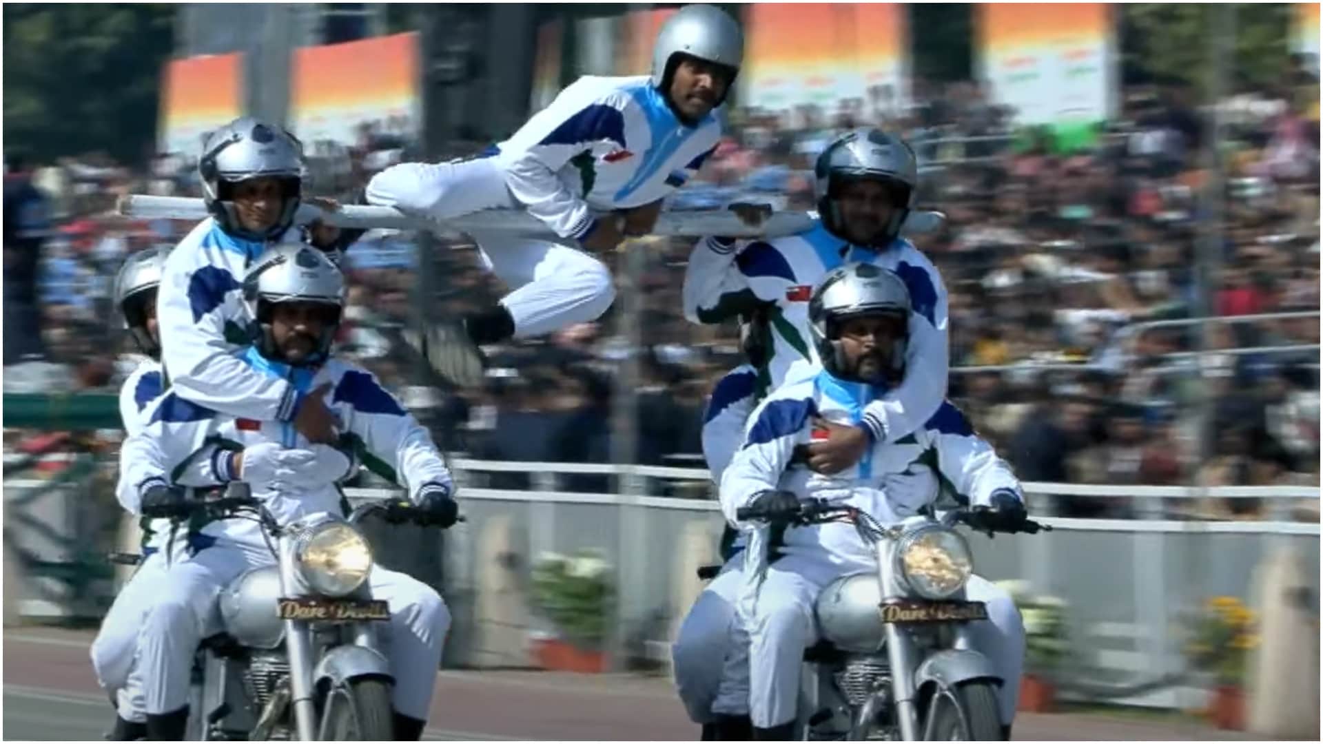 Army soldiers showed amazing feats on the Kartavya Path, Daredevils team made two world records