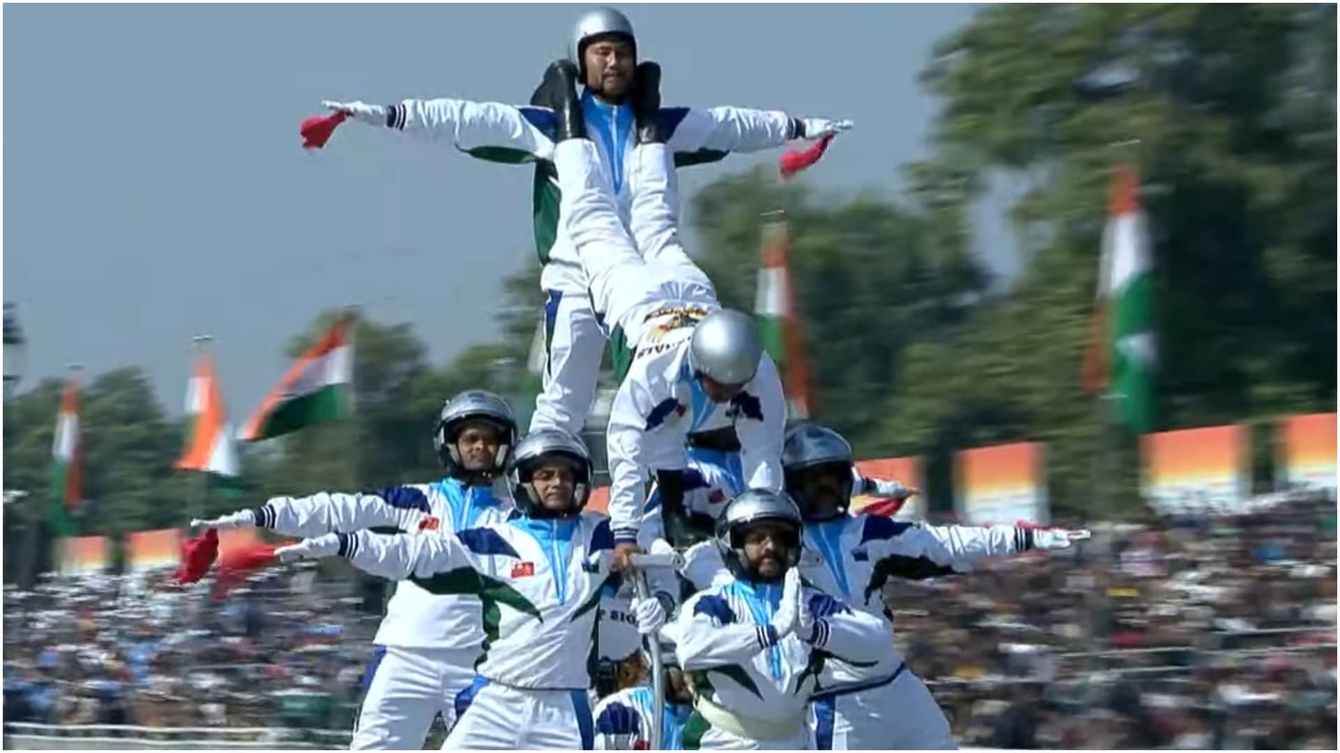 Army soldiers showed amazing feats on the Kartavya Path, Daredevils team made two world records
